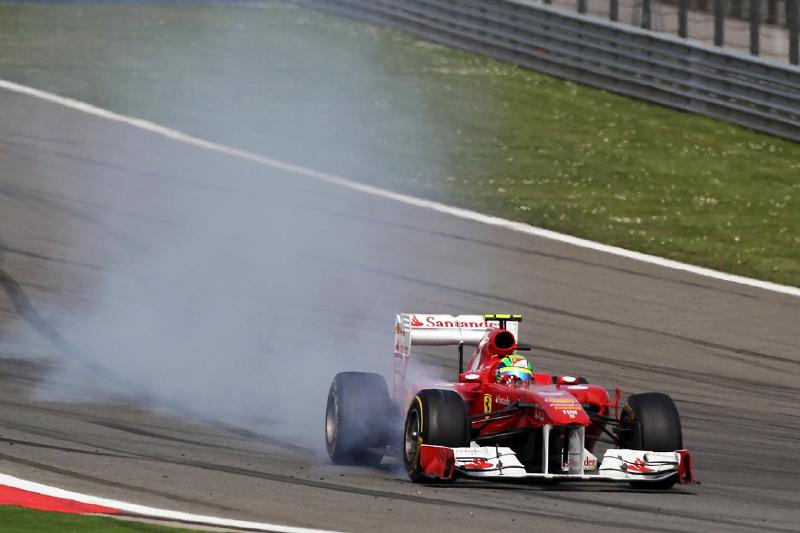 Felipe Massa (BRA) Ferrari 150 Italia locks up. Formula One World Championship, Rd 4, Turkish Grand Prix, Race, Istanbul Park, Turkey, Sunday, 8 May 2011