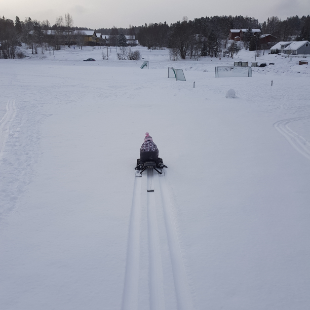 2018-02-25 09:54:30 CET (Tag: miscellaneous) (Nesodden, Norway). I think we made 6 or 7 rides down the slope before she got bored. New record!