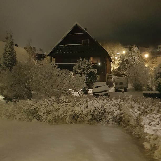 2018-12-07 05:44:42 CET (Tag: scenery) (1450 Nesoddtangen, Norway). Yup.