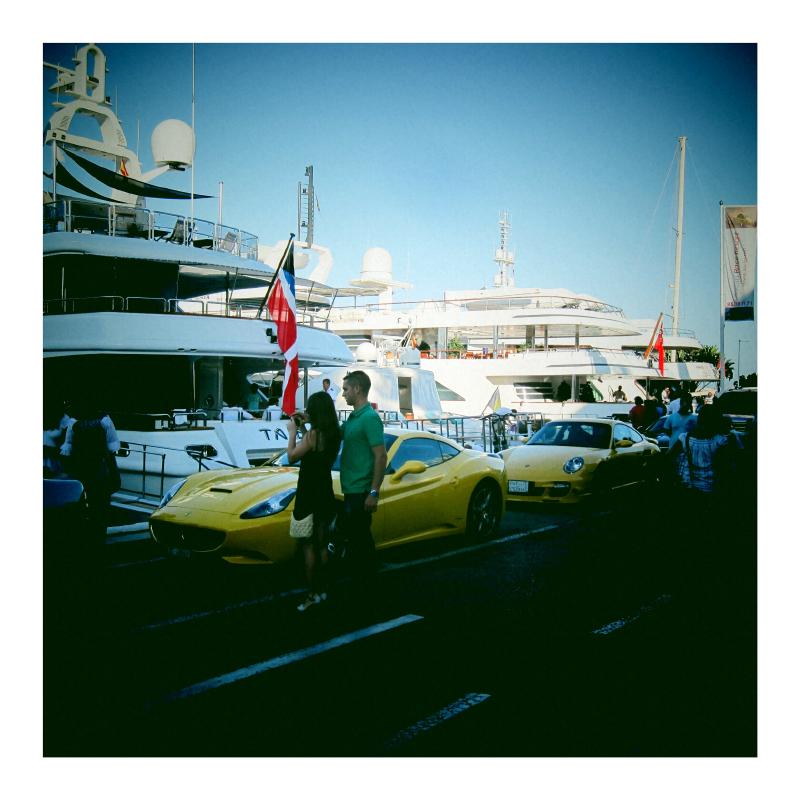 A common sight in Puerto Banús: Supercars and huge yachts.