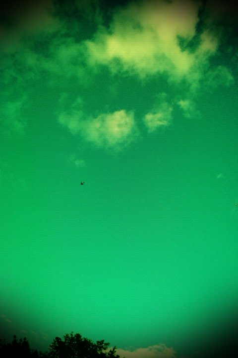 That's not a bug on the camera lens, that's a plane. That’s not a bug on the camera lens, that’s a plane.