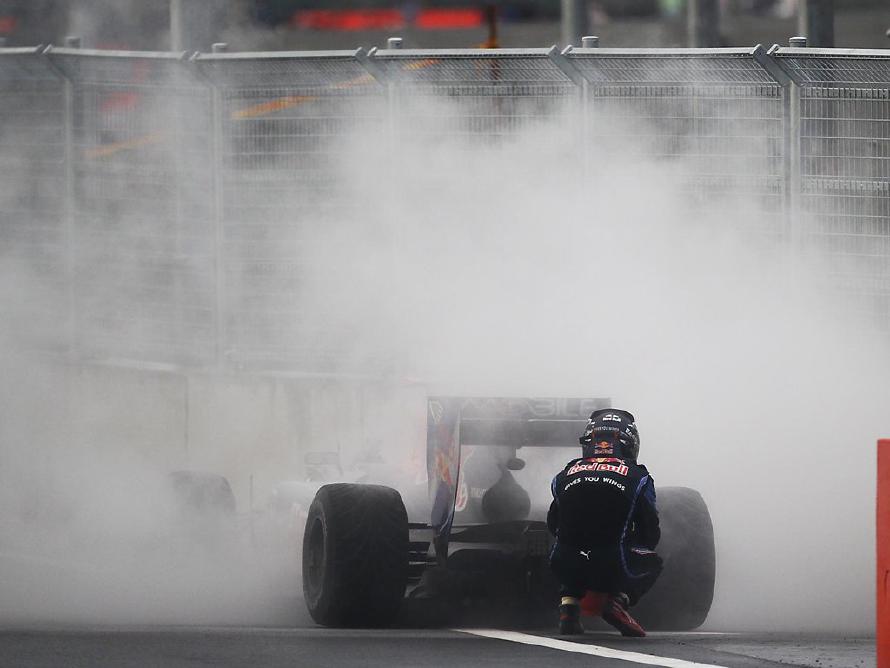 Sebastian Vettel (GER) Red Bull Racing RB6 retires from the lead of the race. Formula One World Championship, Rd 17, Korean Grand Prix, Race, Korea International Circuit, Yeongam, South Korea, Sunday, 24 October 2010 Sebastian Vettel (GER) Red Bull Racing RB6 retires from the lead of the race. Formula One World Championship, Rd 17, Korean Grand Prix, Race, Korea International Circuit, Yeongam, South Korea, Sunday, 24 October 2010