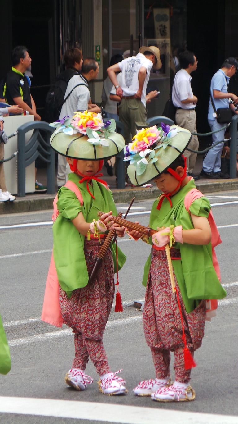 Kids get easily bored no matter where they come from. Kids get easily bored no matter where they come from.