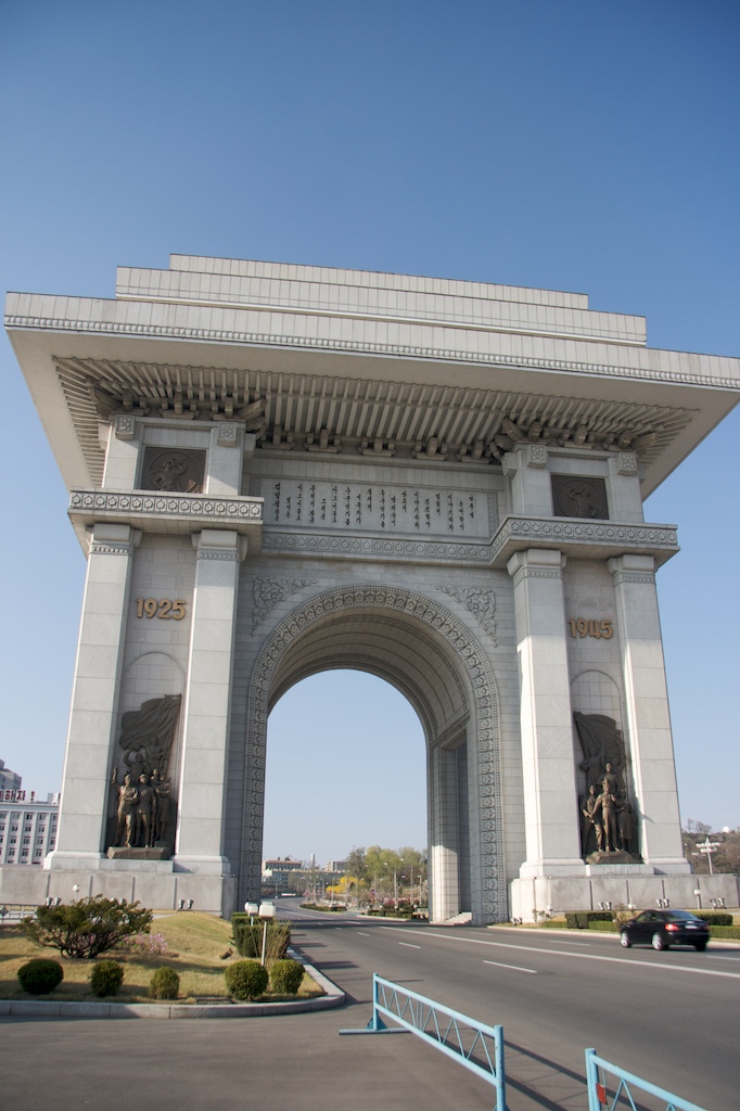 The Arch of Triumph, built to commemorate the Korean resistance to Japan from 1925 to 1945. This thing is huge, just compare its size to the car.
