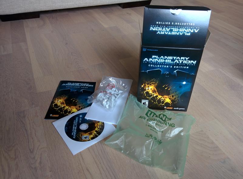 Planetary Annihilation Collector&rsquo;s Edition box contents.