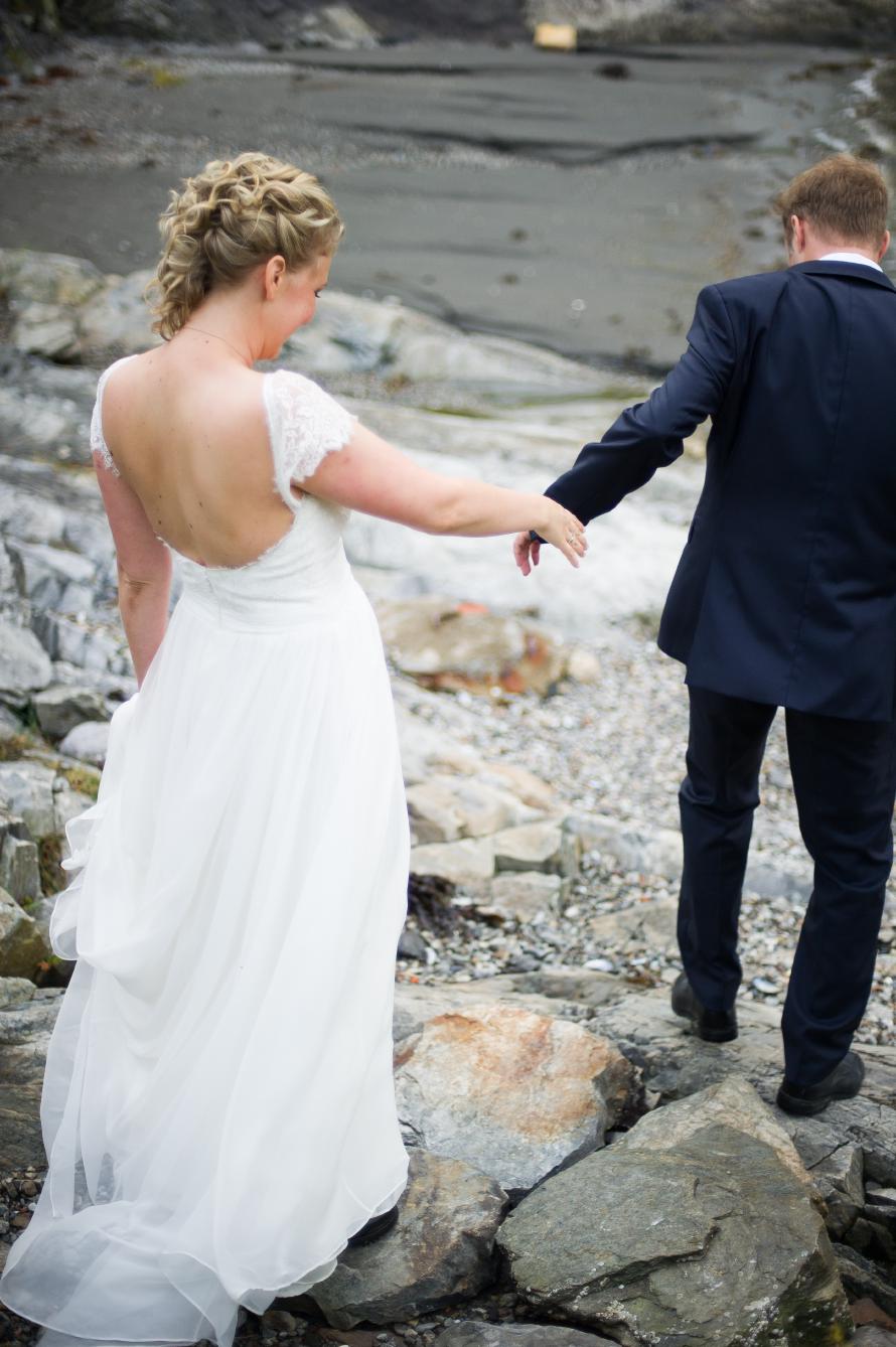 Off to take some of those 'creative' wedding photos. Off to take some of those ‘creative’ wedding photos.