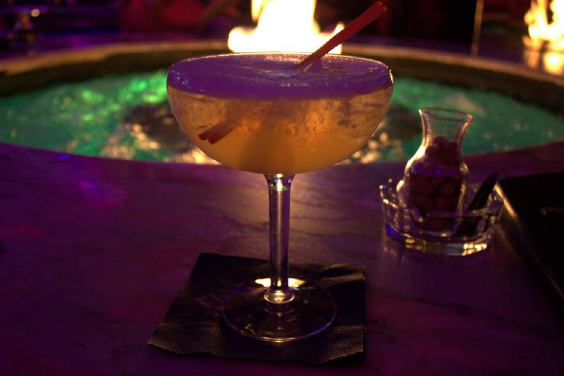 Whisky drinks: &quot;Fireside lounge whiskey sour&quot; by Krista (https://flic.kr/p/98cdPA). License: CC BY 2.0.