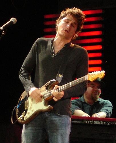 John Mayer performing at the Crossroads Guitar Festival 2007. Photo by Truejustice.